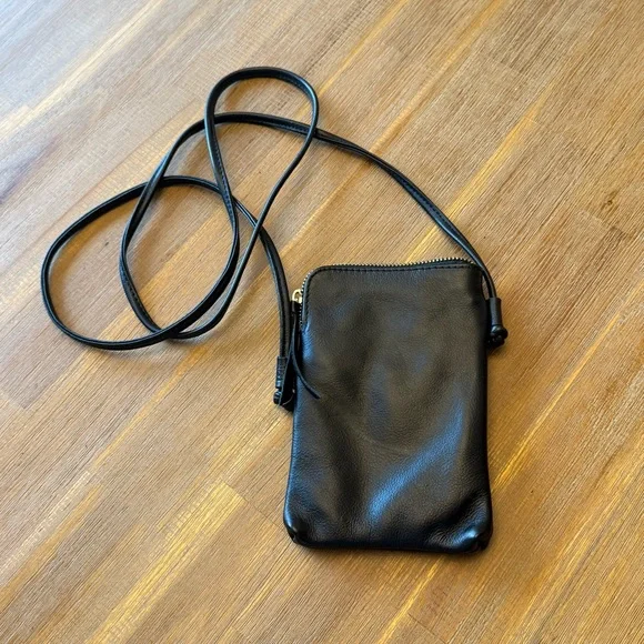 Black Leather Crossbody Bag with Gold Accents by Vera Pelle Like New - Picture 9 of 9